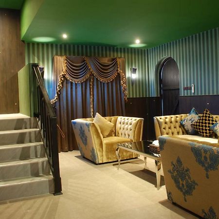 Castle Suites Pattaya Esterno foto