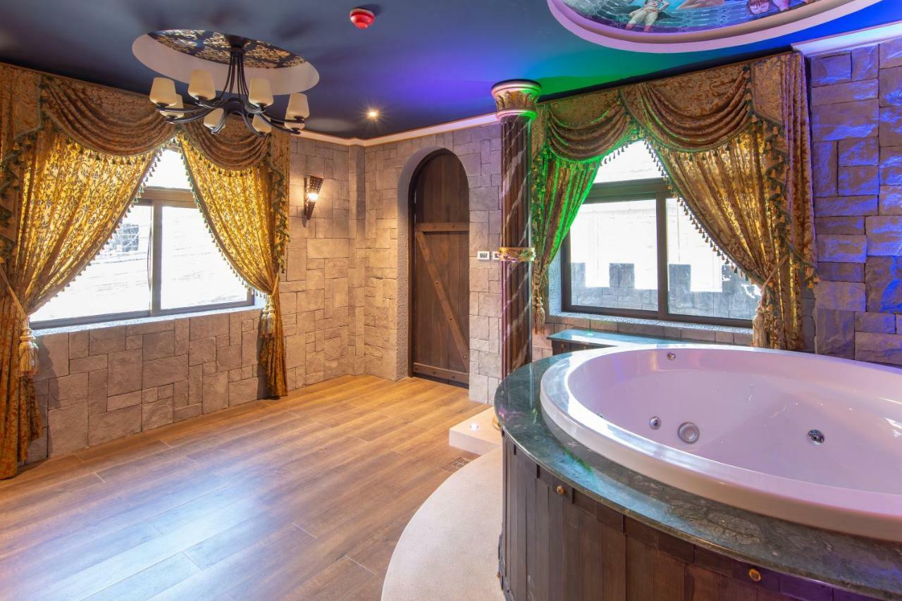 Castle Suites Pattaya Esterno foto