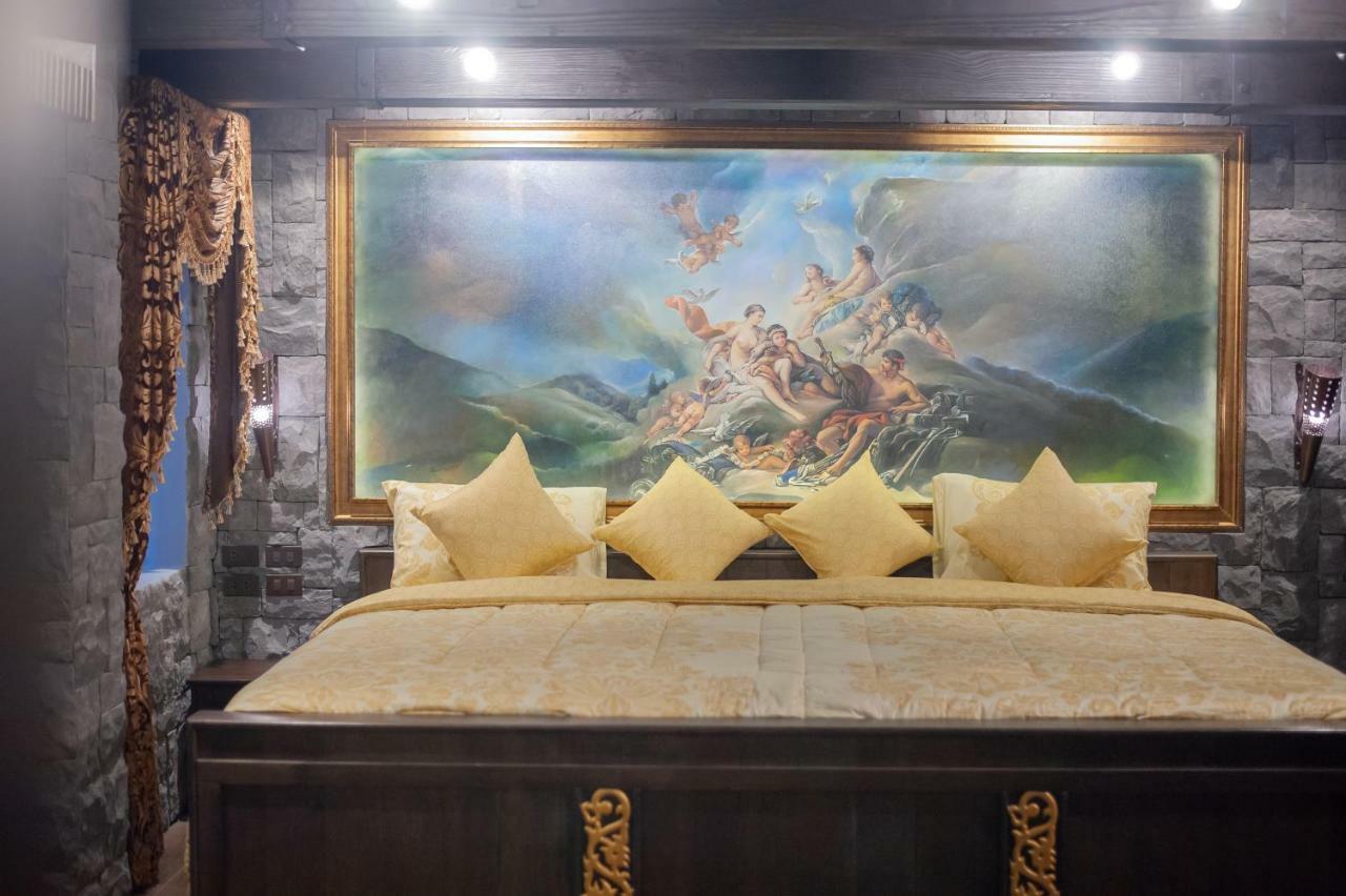 Castle Suites Pattaya Esterno foto