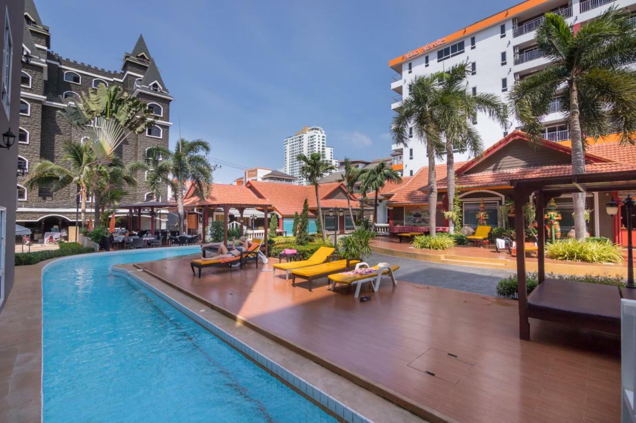 Castle Suites Pattaya Esterno foto