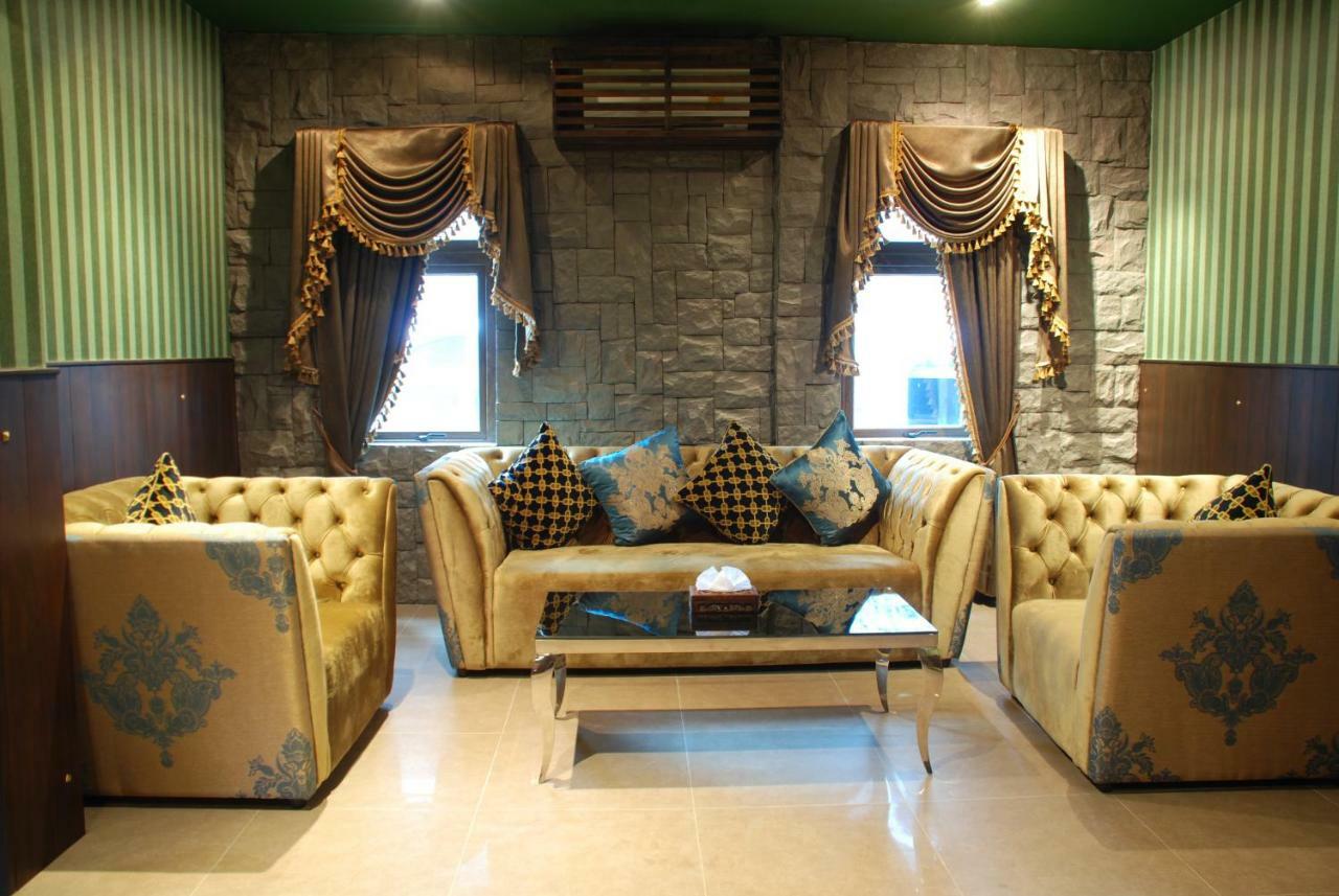 Castle Suites Pattaya Esterno foto