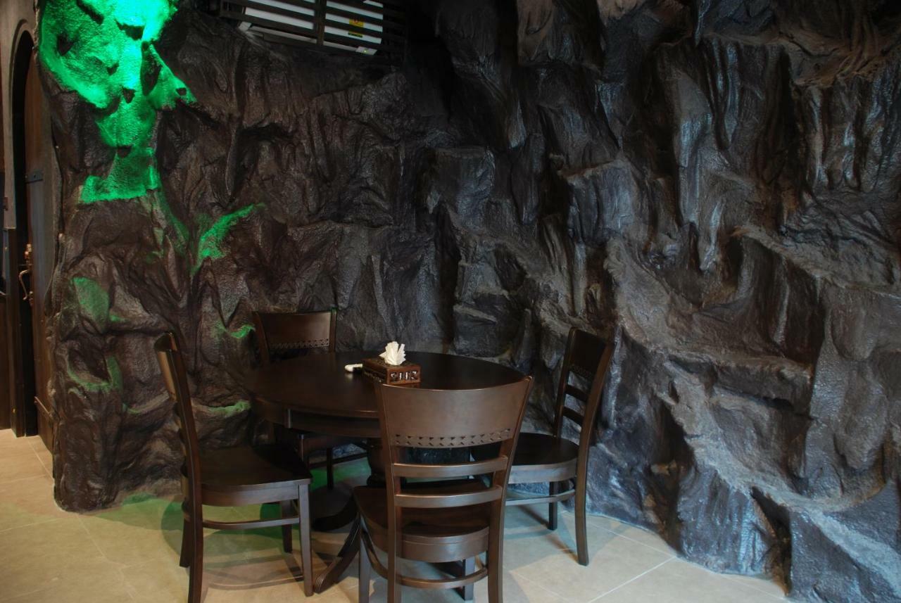 Castle Suites Pattaya Esterno foto