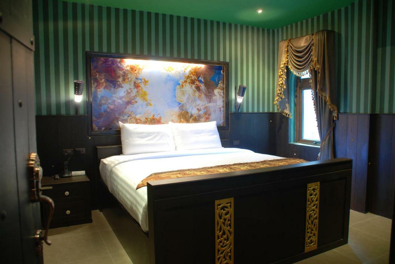 Castle Suites Pattaya Esterno foto